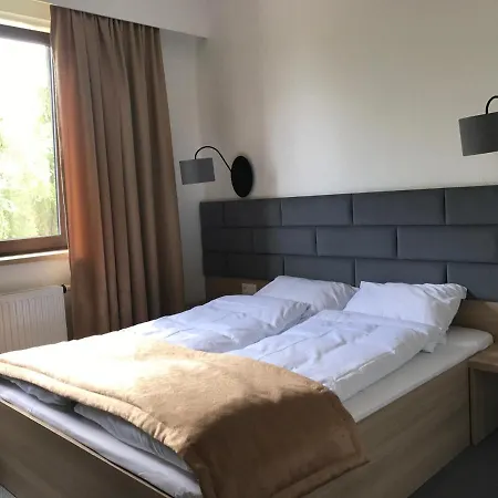 Lesna Perla De Lux Hostel *