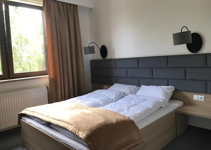 Lesna Perla De Lux Hostel *