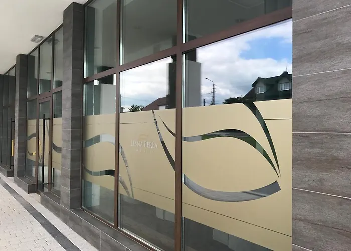 Lesna Perla De Lux אכסניה *