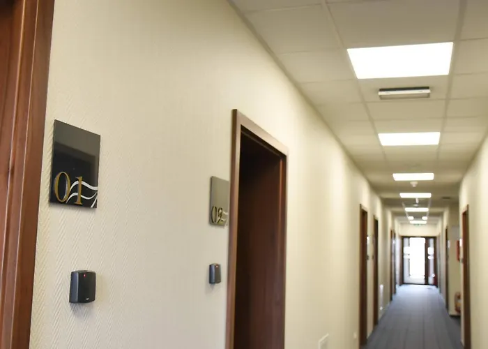 Lesna Perla De Lux אכסניה