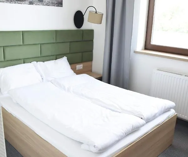 Lesna Perla De Lux Hostel